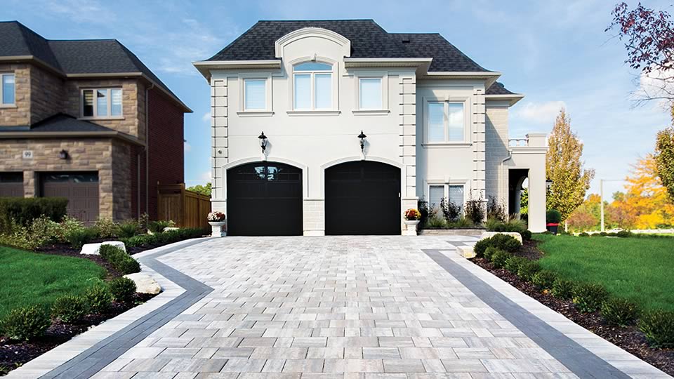 Image of a stone driveway featuring Trevista 80 Smooth (Glacier Creek) product